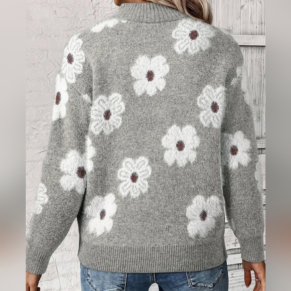 Wildflower Half Zip Pullover - Gray - Picture 3 of 5